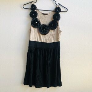 Soprano Cream and Black Tunic Dress with Floral Pearl Applique size Small